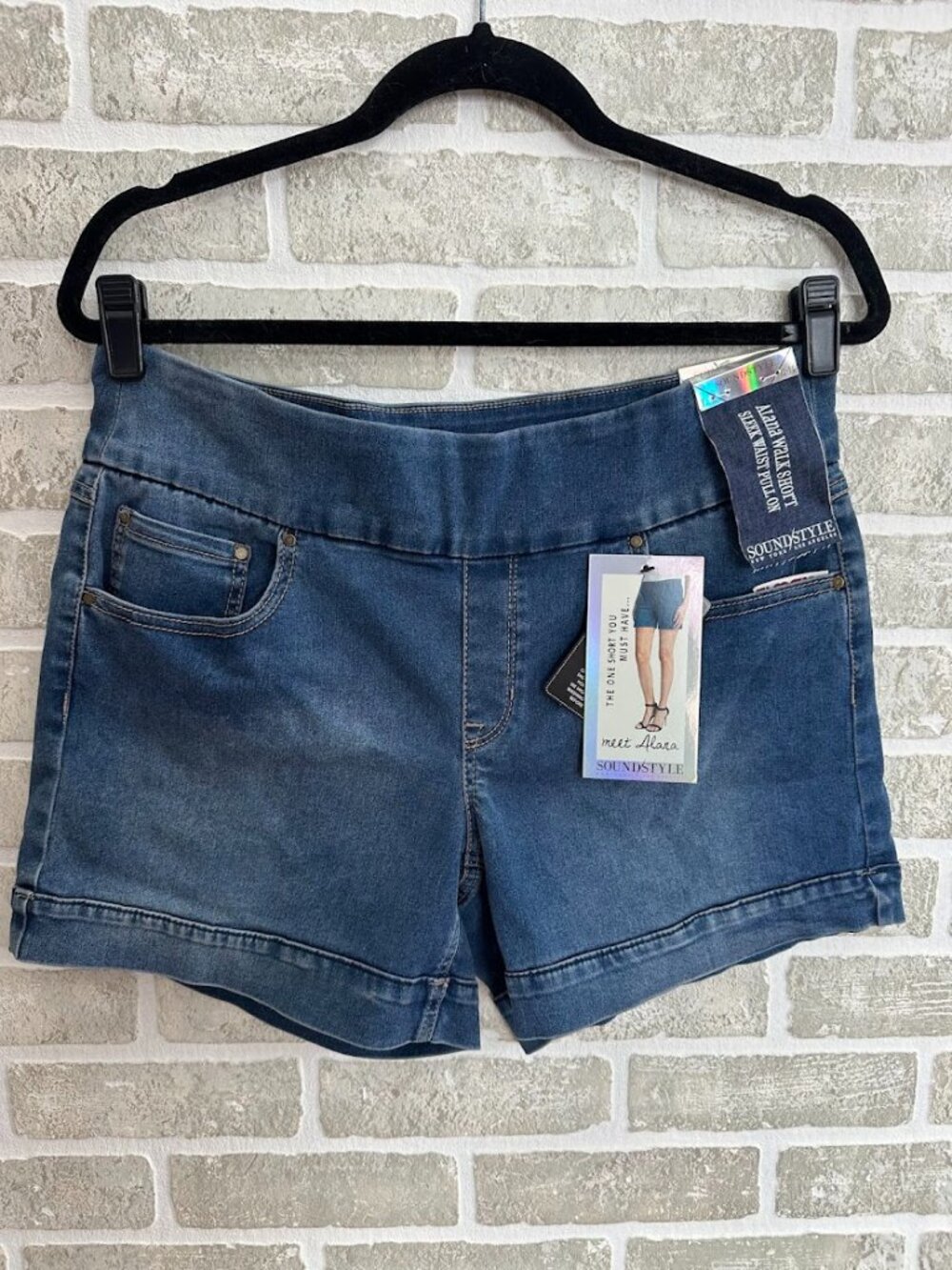 Soundstyle Pull On Denim Shorts Women Large Stretch Blue Slimming NWT